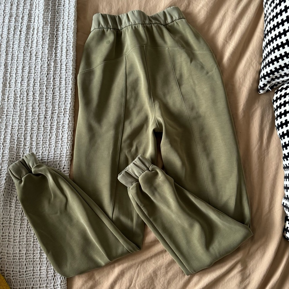 Green Lululemon Jogger.
